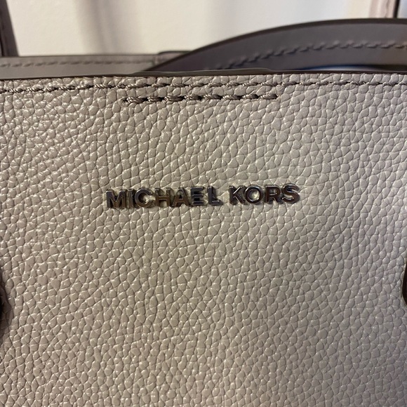 Michael Kors Structured bag with crossbody strap. Perfect condition. - Picture 2 of 4